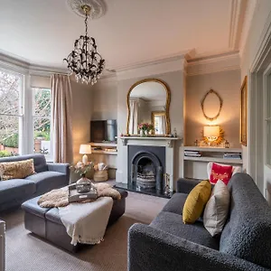 Victorian Townhouse 5 Bedrooms Holiday home